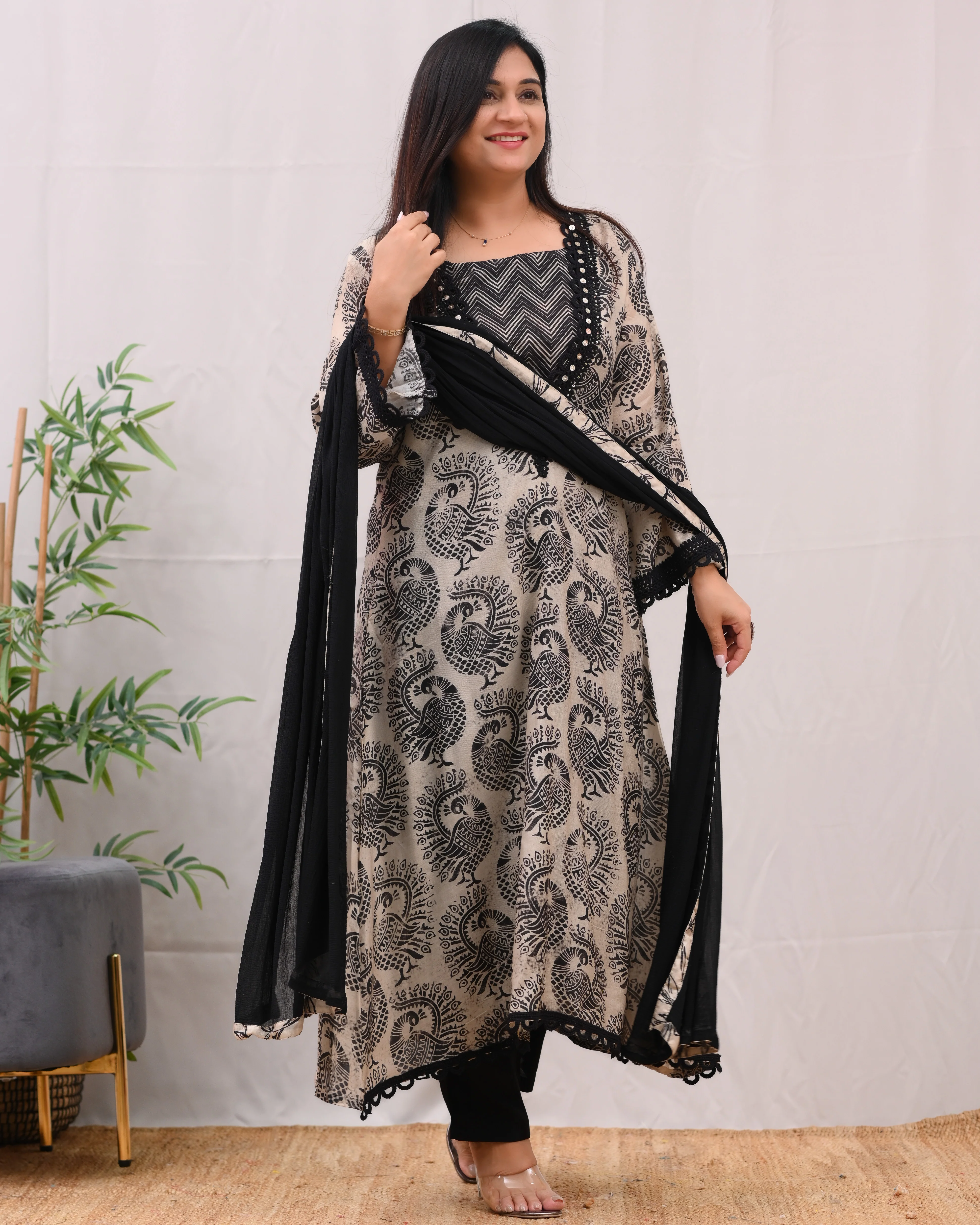 Aaravi Muslin Embroidered Pakistani pant set - Image 9