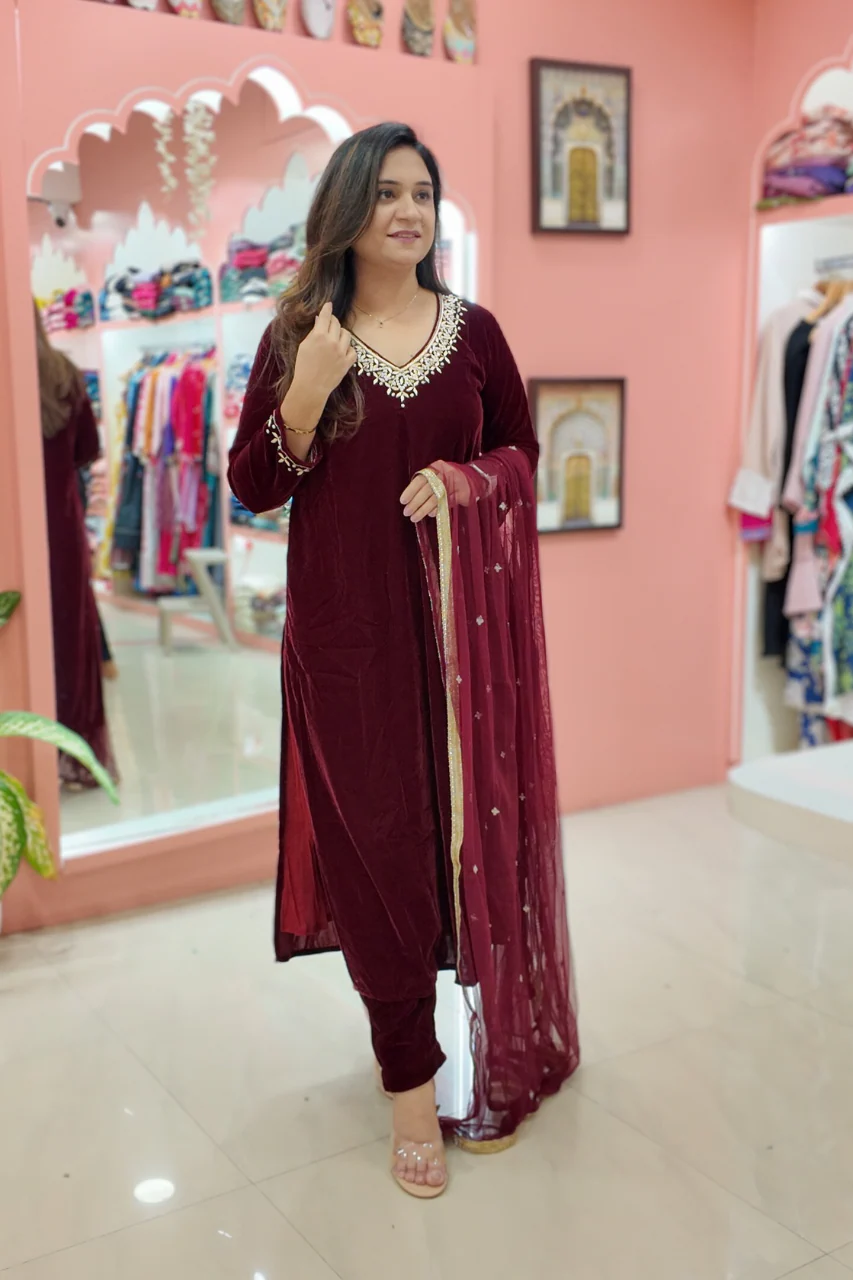 'Amisha' Velvet Hand Embroidered Pant Set - Image 8