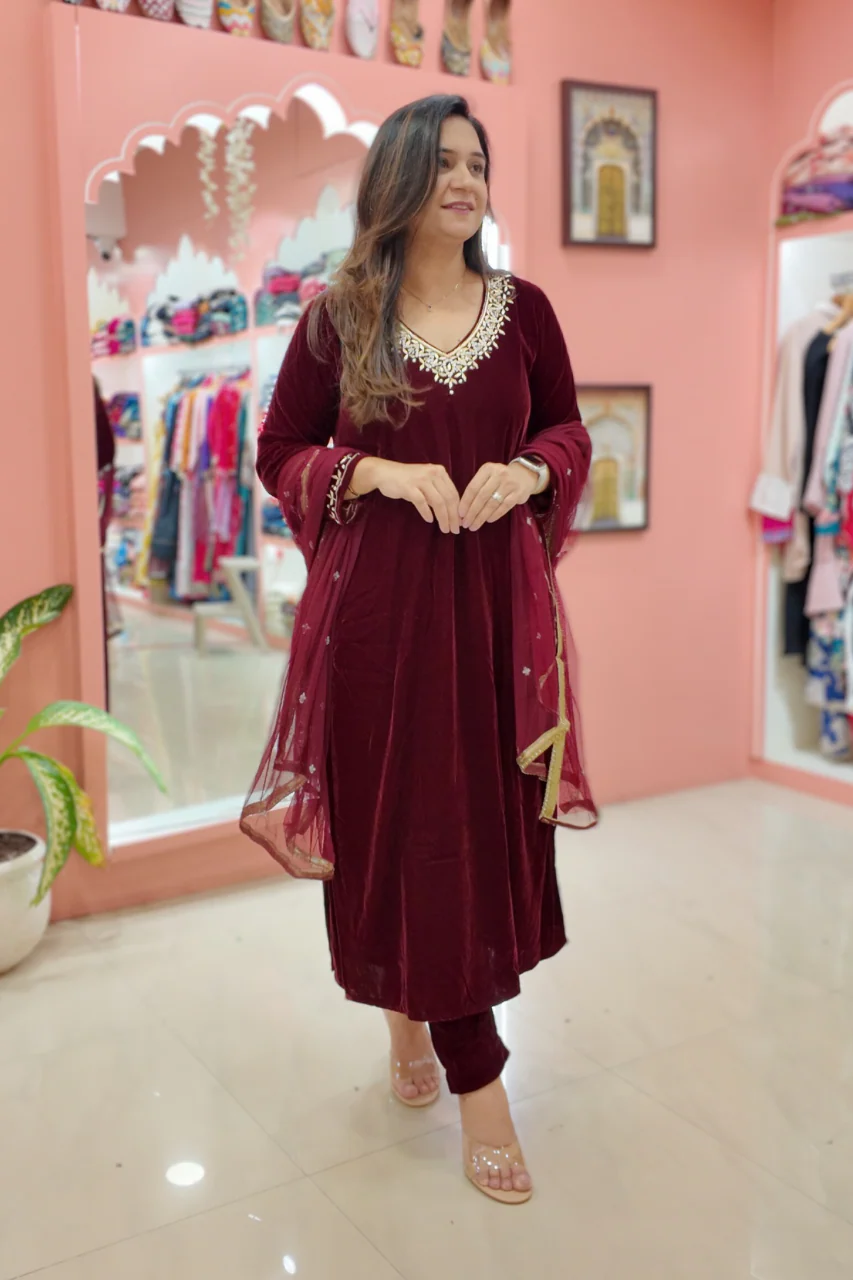 'Amisha' Velvet Hand Embroidered Pant Set - Image 9