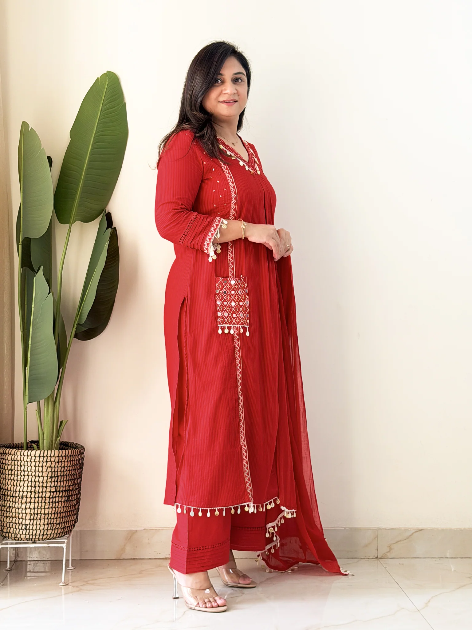 Avanti Red Premium Cotton HandEmbroidered Dupatta Set - Image 4
