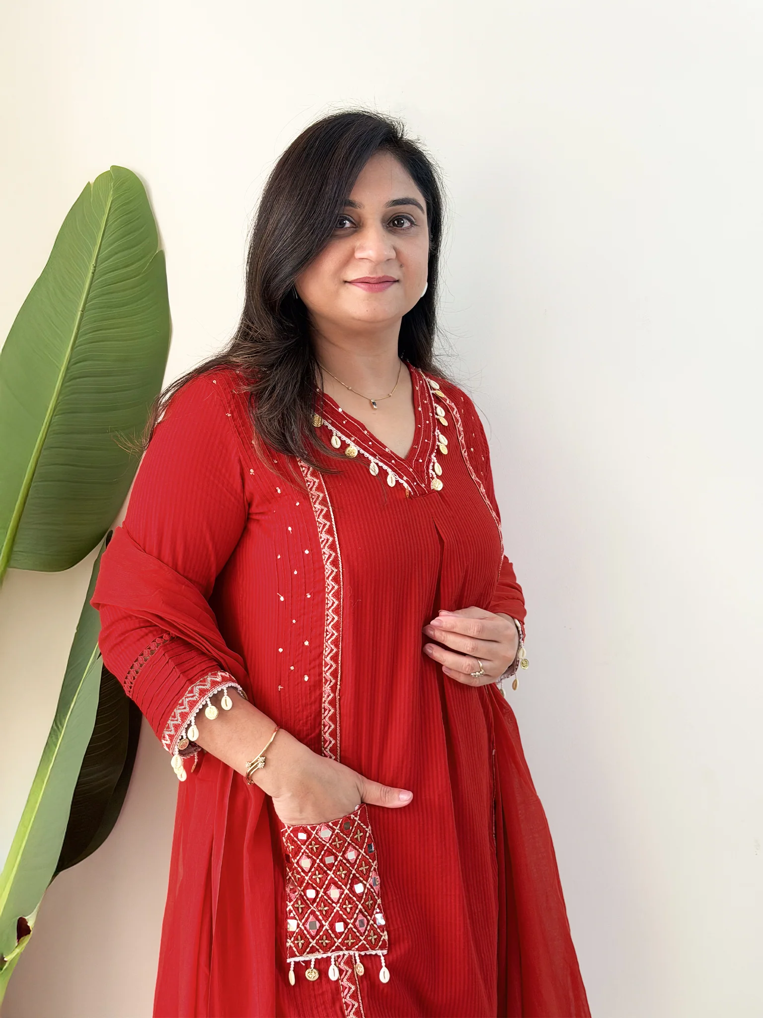 Avanti Red Premium Cotton HandEmbroidered Dupatta Set - Image 7