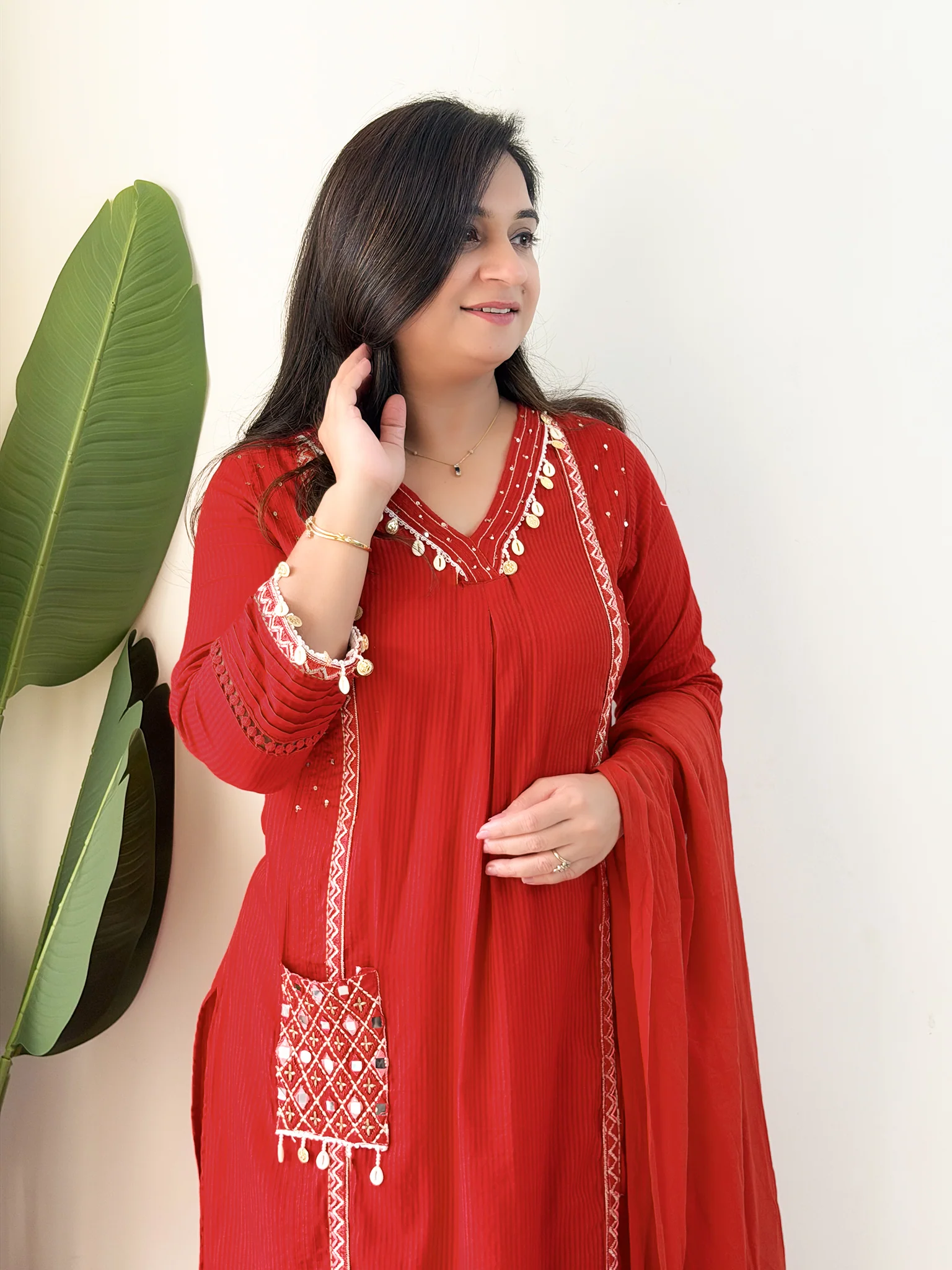 Avanti Red Premium Cotton HandEmbroidered Dupatta Set - Image 8