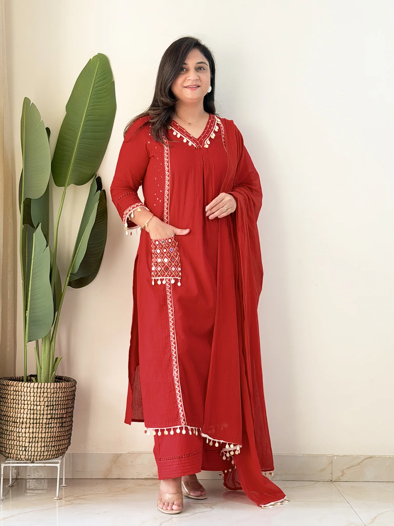 Avanti Red Premium Cotton HandEmbroidered Dupatta Set - Image 9