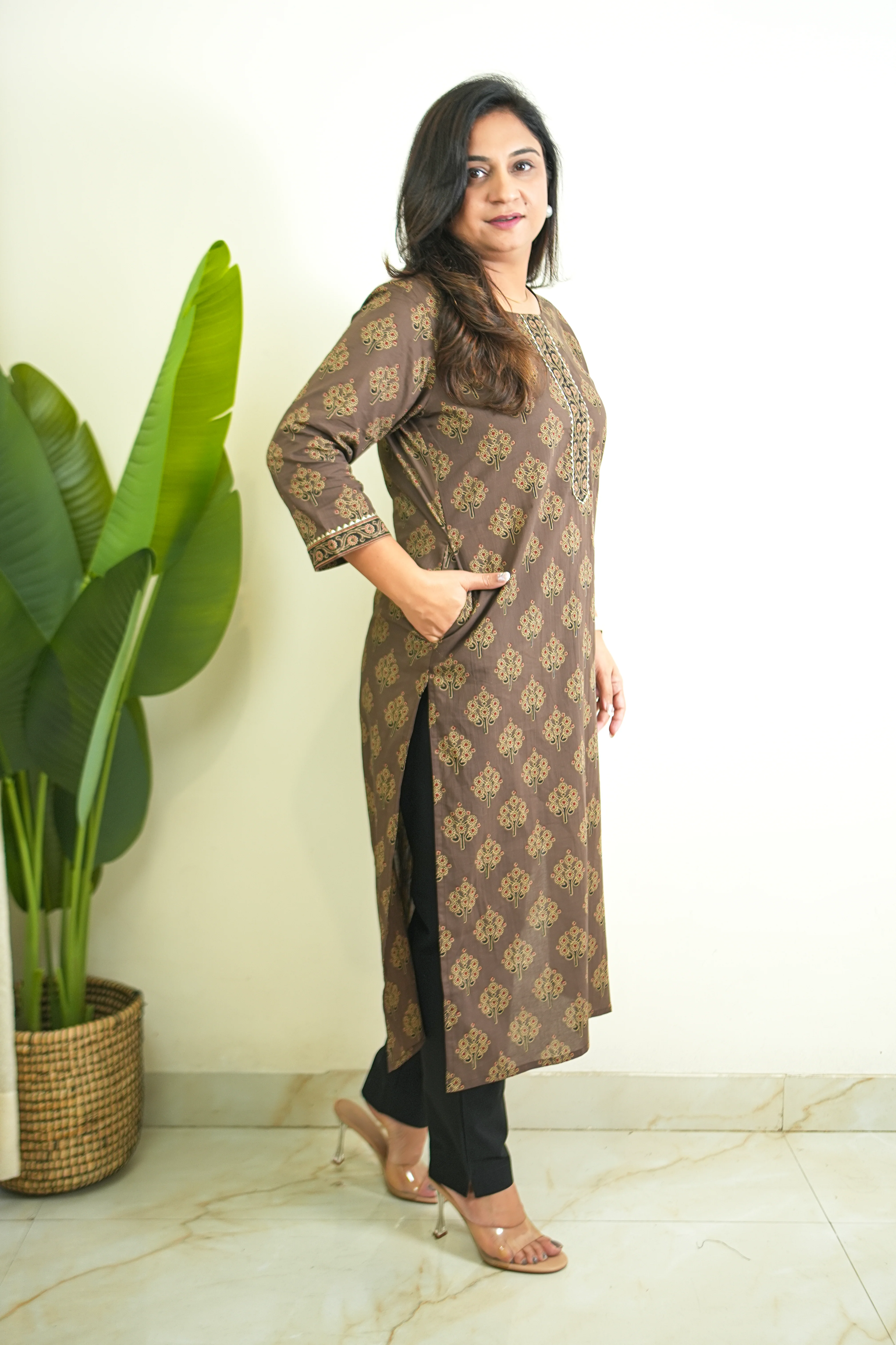 Brown Handblock Cotton Casual Straight Kurta - Image 4