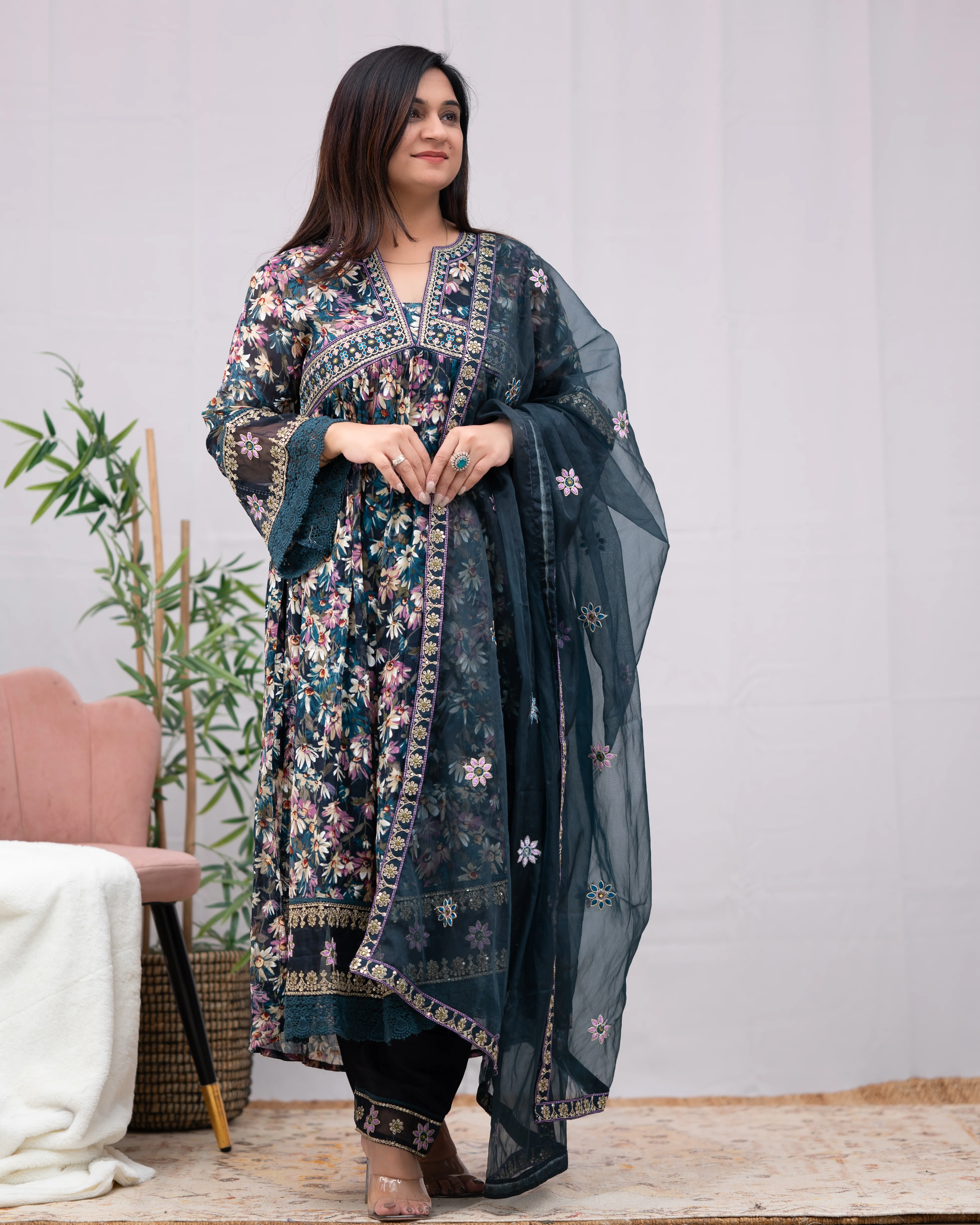 Chinnon Embroidered Floral Alia Pant Set - Image 5