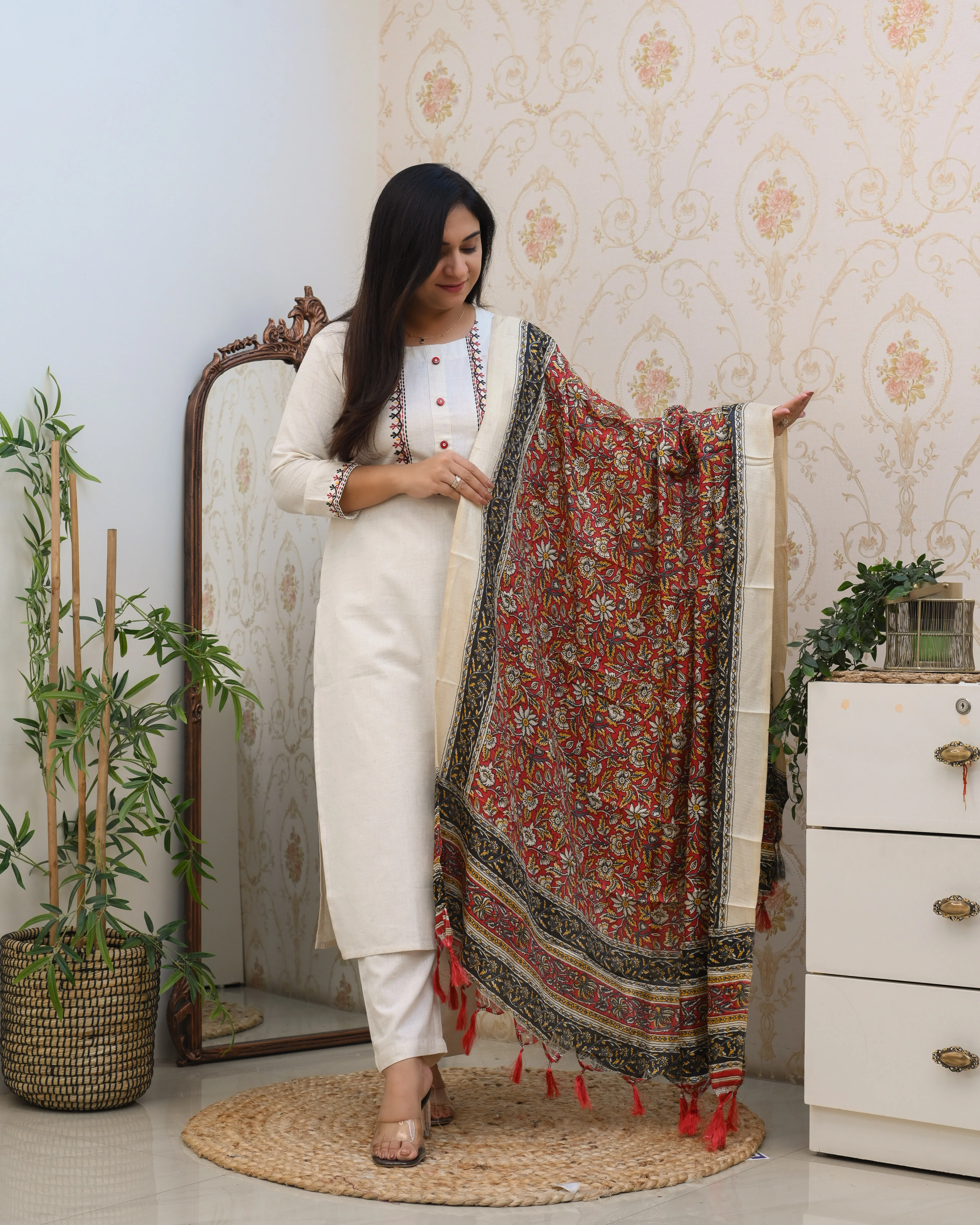 Cotton Embroidered Kalamkari Dupatta Suit - Image 5
