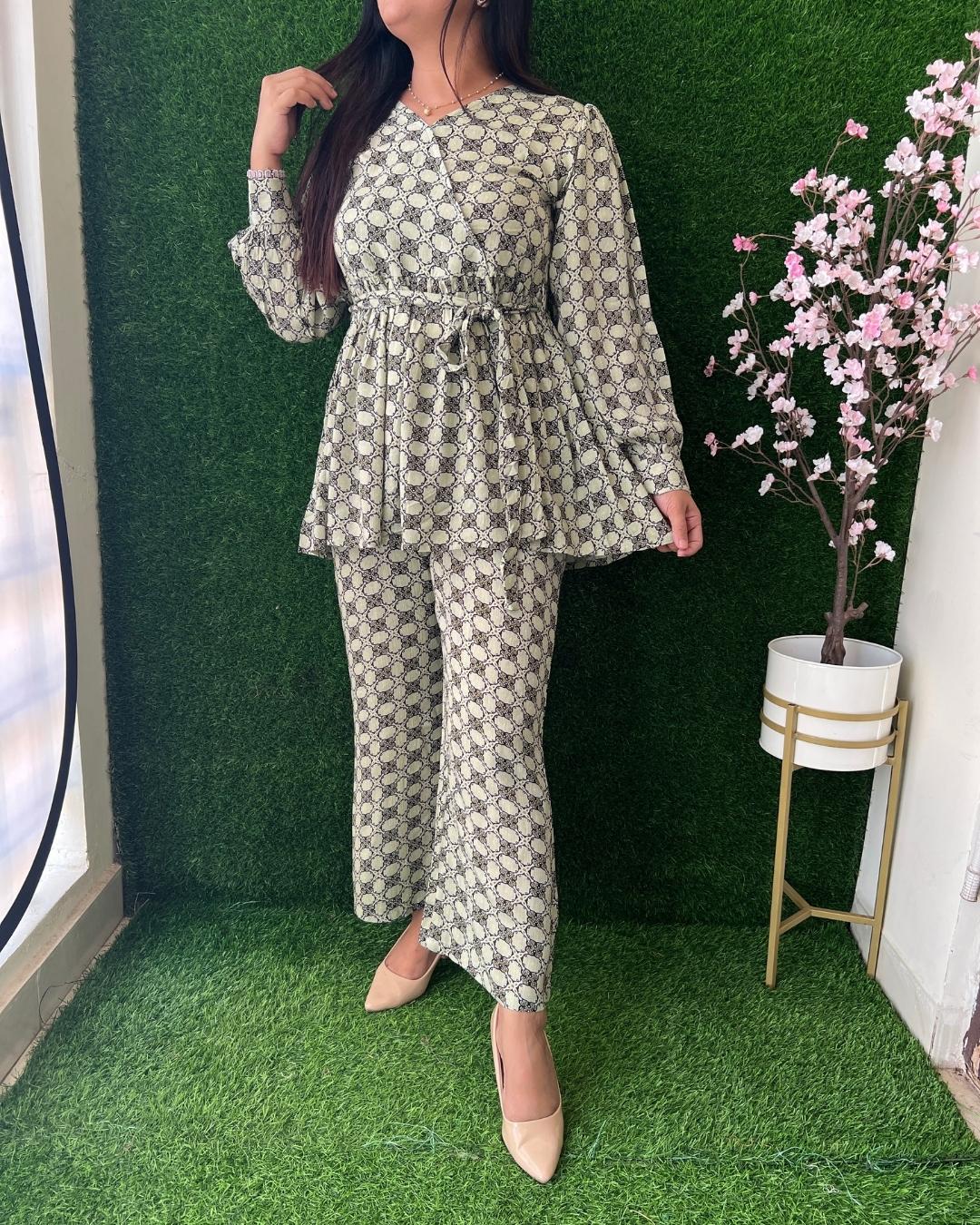 Daisy Crape Coord set with Belt - Image 6