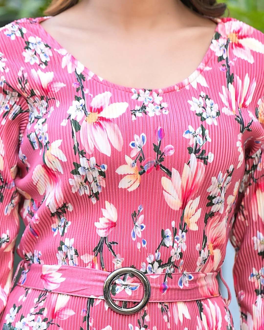 Daisy Lycra Pleated Floral Dress with Belt - Image 3