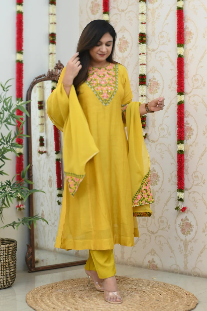Flared Chanderi Embroidered Pant Set - Image 3