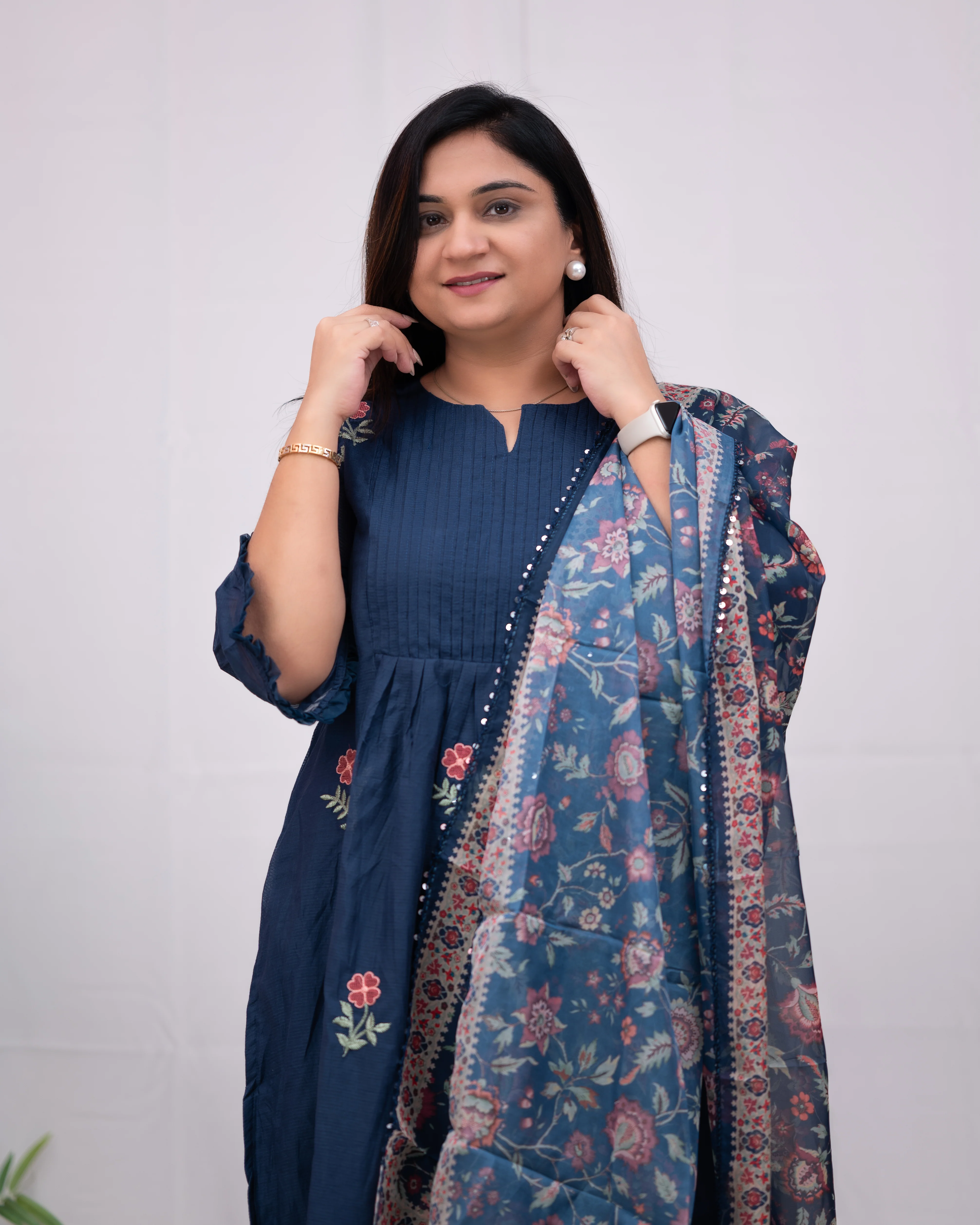 Gorika Russian Chanderi Embroidered Pant Set - Image 7