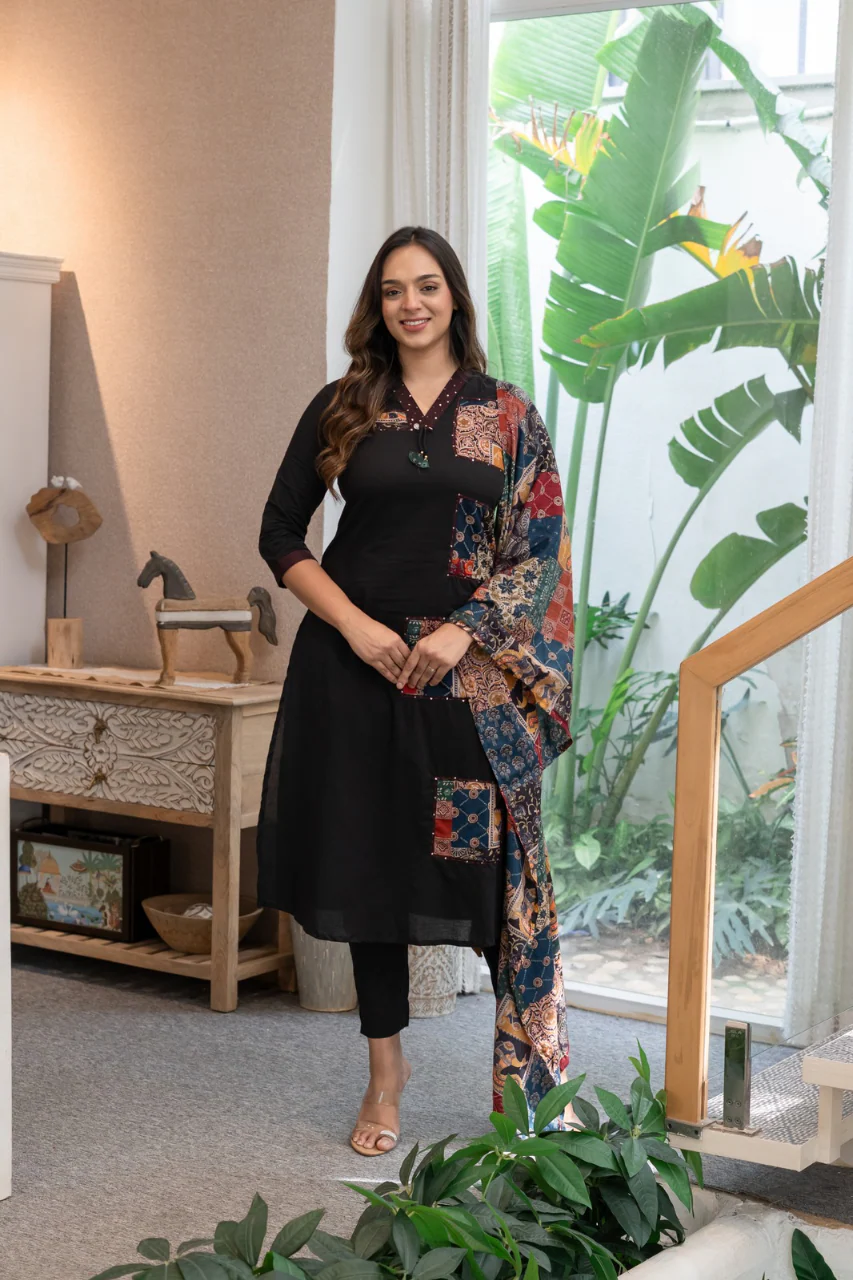 Ira cotton Ajrakh Katha detailed straight Pant Set - Image 5