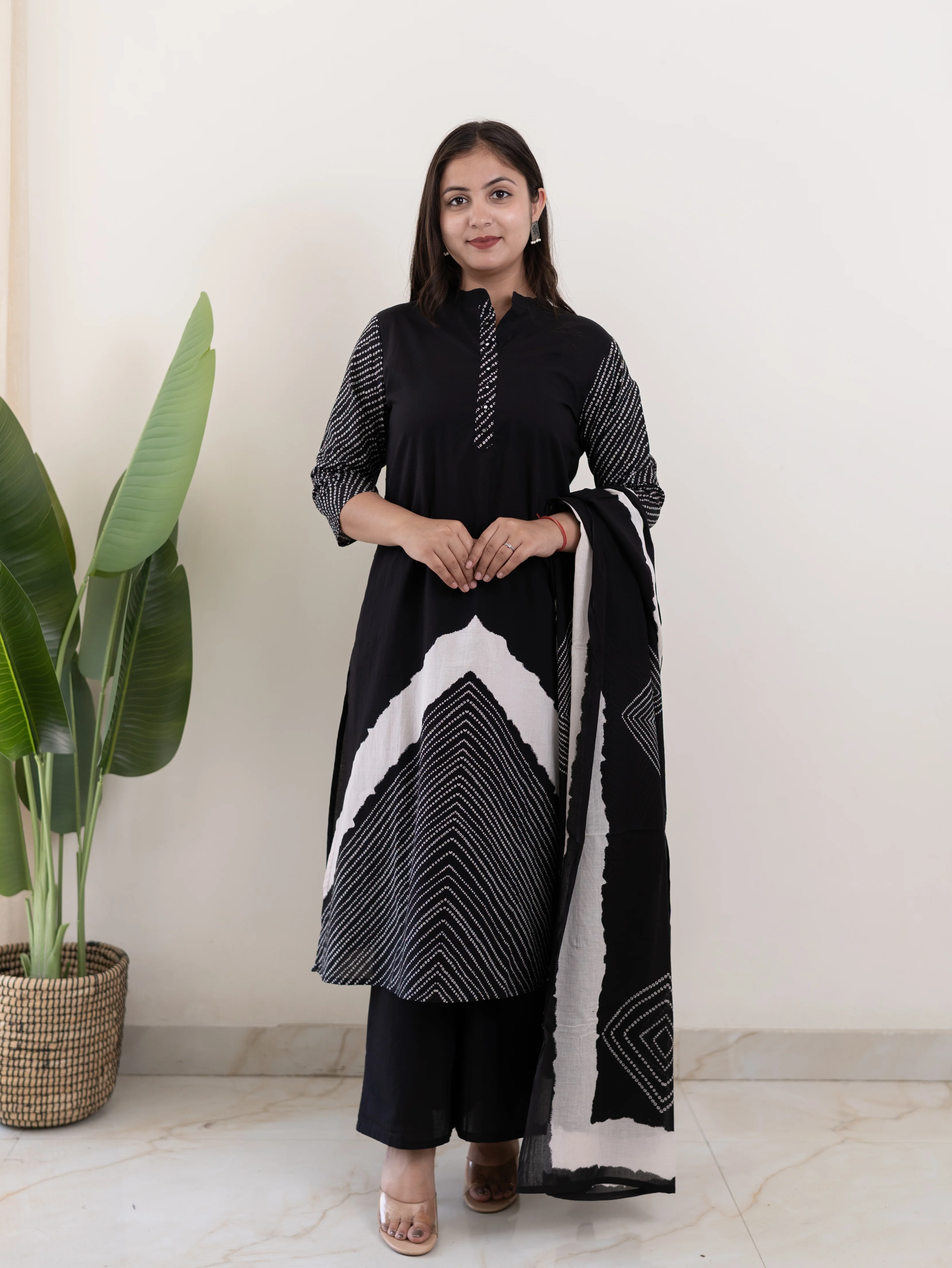 Isra Black Cotton Bandhani Straight Dupatta Set - Image 3
