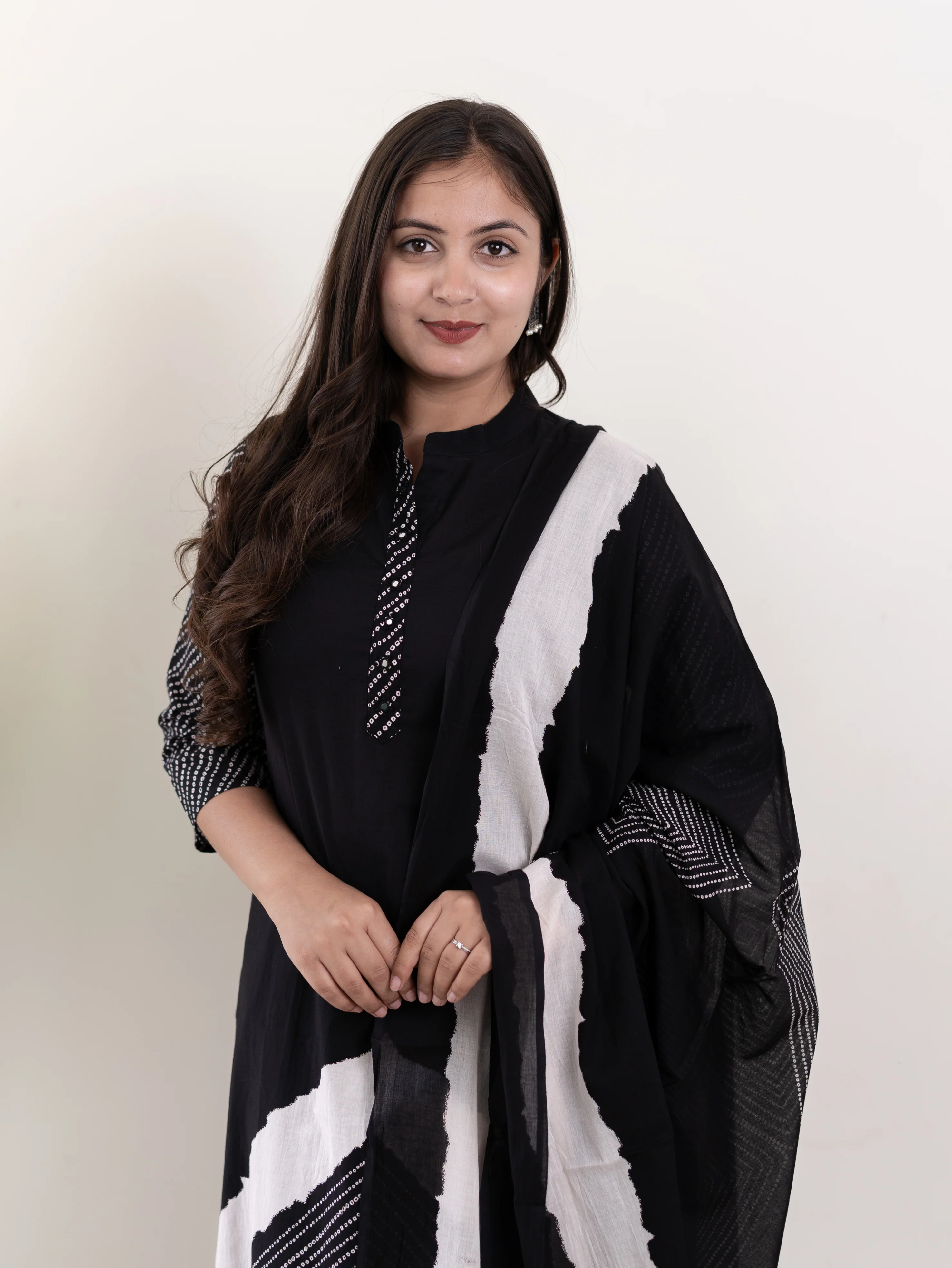 Isra Black Cotton Bandhani Straight Dupatta Set - Image 7