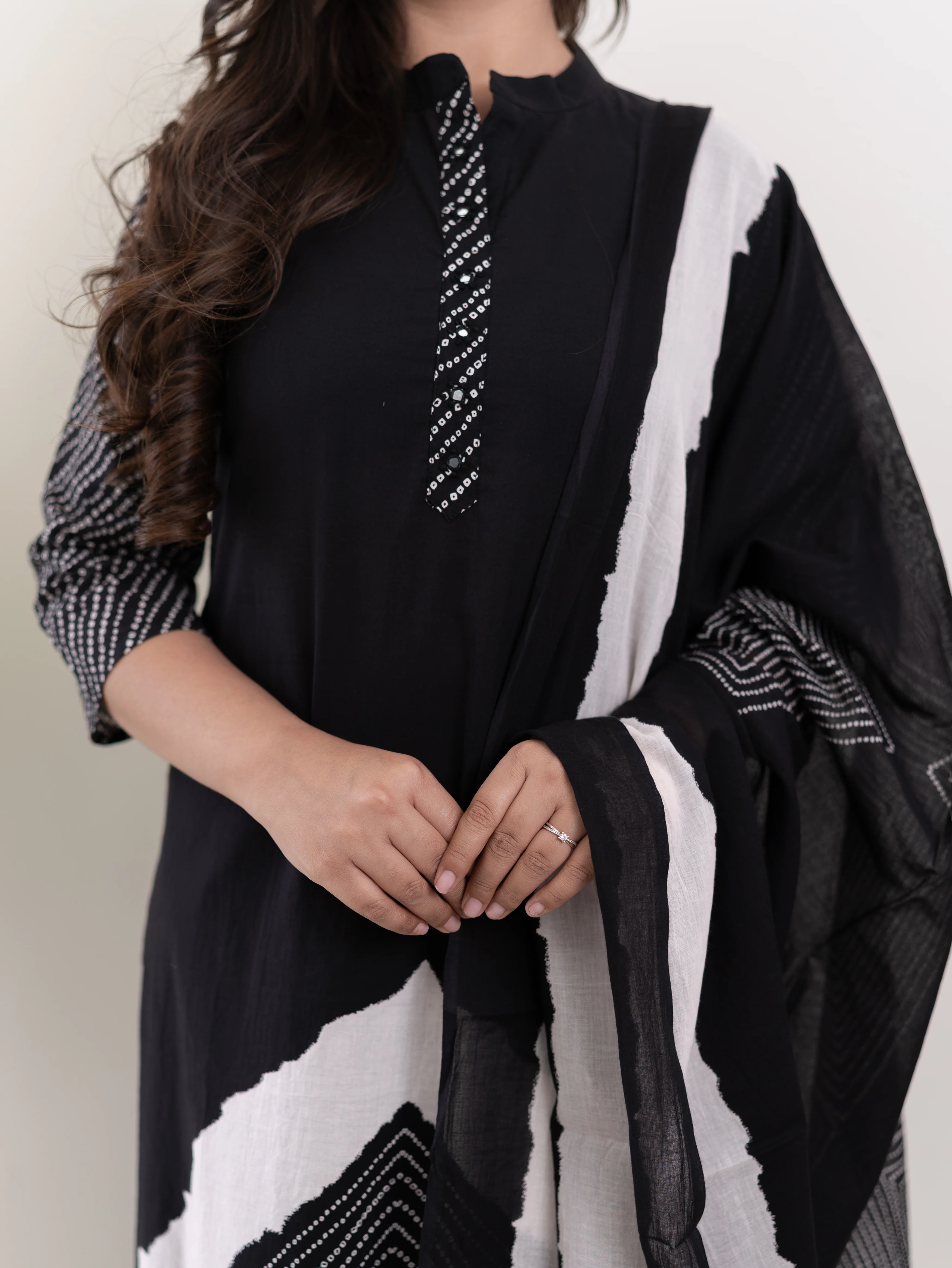 Isra Black Cotton Bandhani Straight Dupatta Set - Image 8