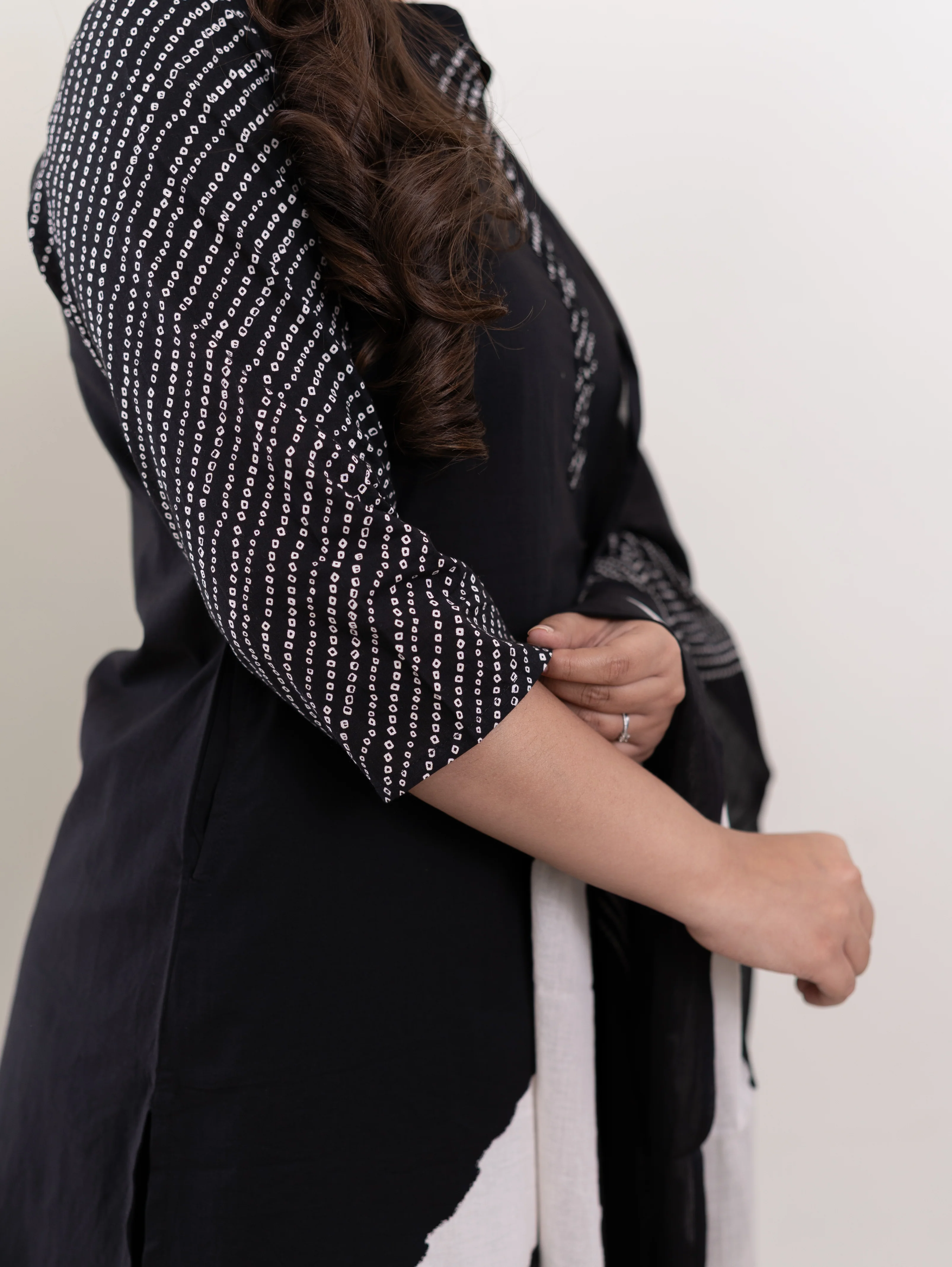 Isra Black Cotton Bandhani Straight Dupatta Set - Image 9