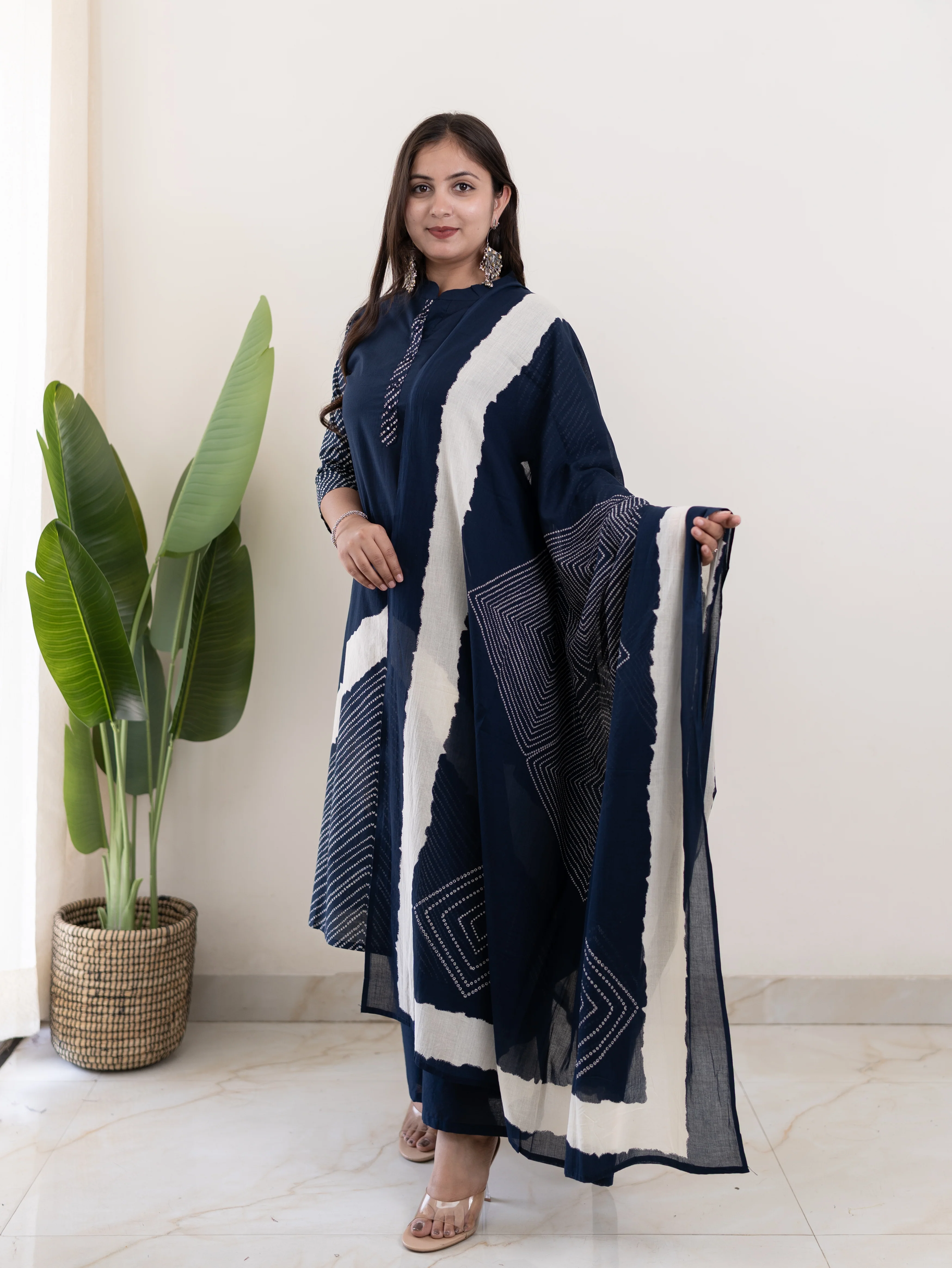 Isra Navy blue Cotton Bandhani Straight Dupatta Set - Image 2