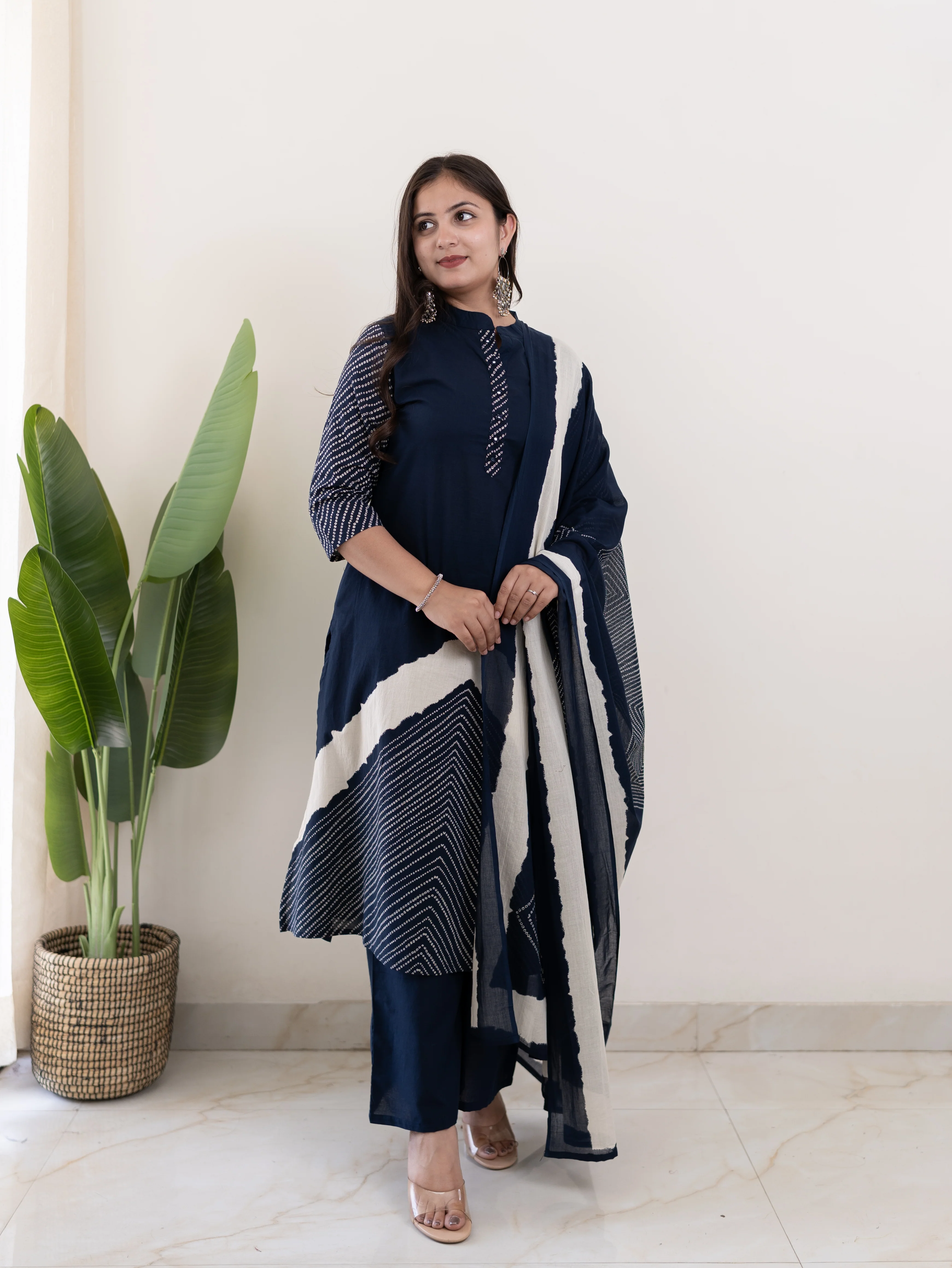 Isra Navy blue Cotton Bandhani Straight Dupatta Set - Image 4