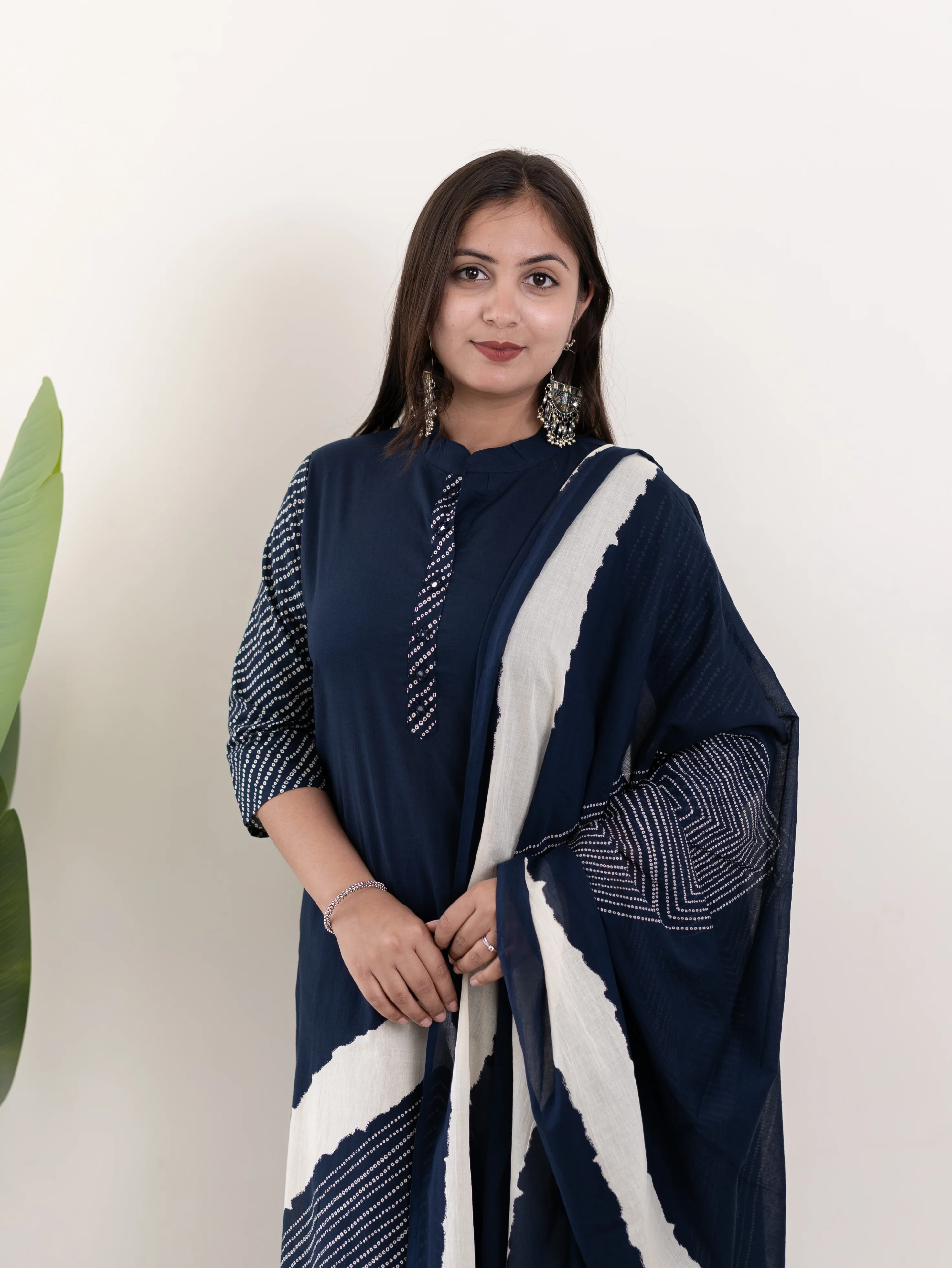 Isra Navy blue Cotton Bandhani Straight Dupatta Set - Image 5