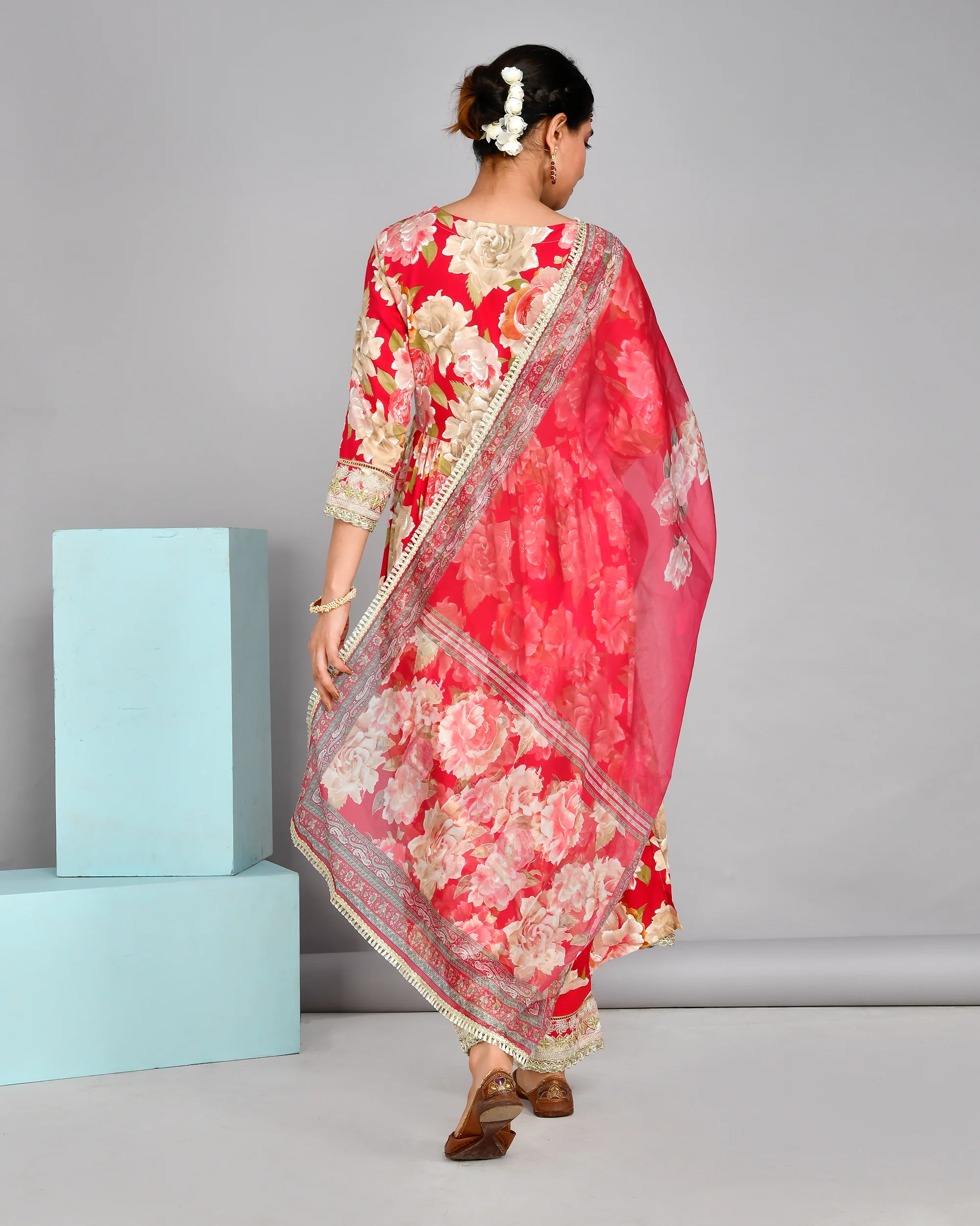 Jashn Special Muslin Floral Alia Style Pant Set with Potli - Image 4