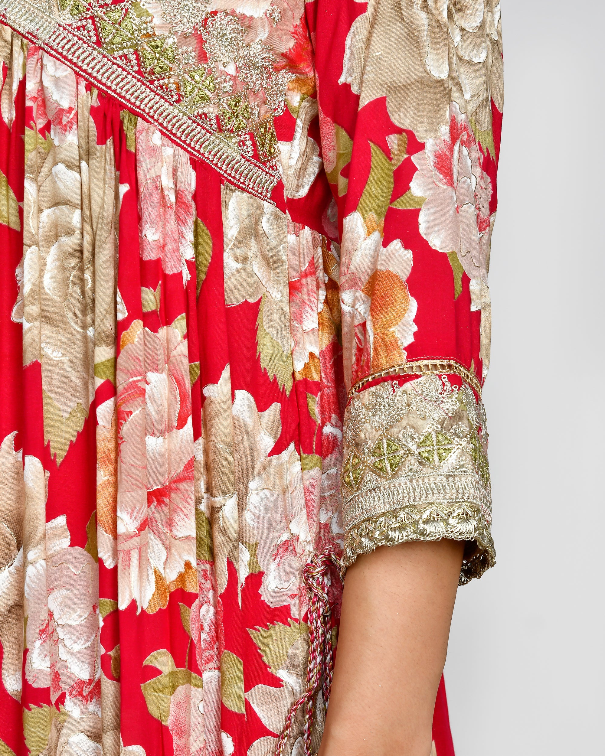 Jashn Special Muslin Floral Alia Style Pant Set with Potli - Image 5