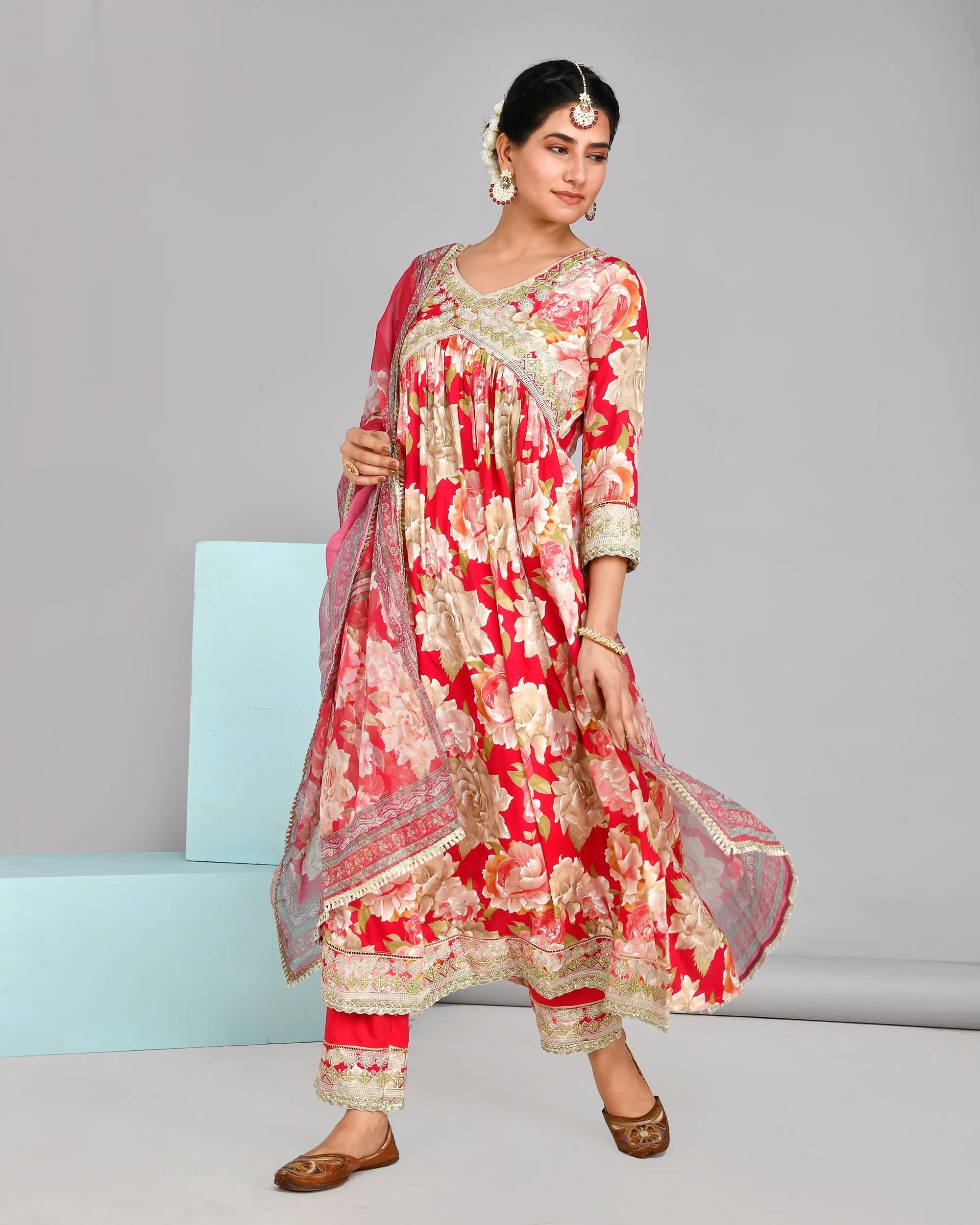 Jashn Special Muslin Floral Alia Style Pant Set with Potli - Image 6