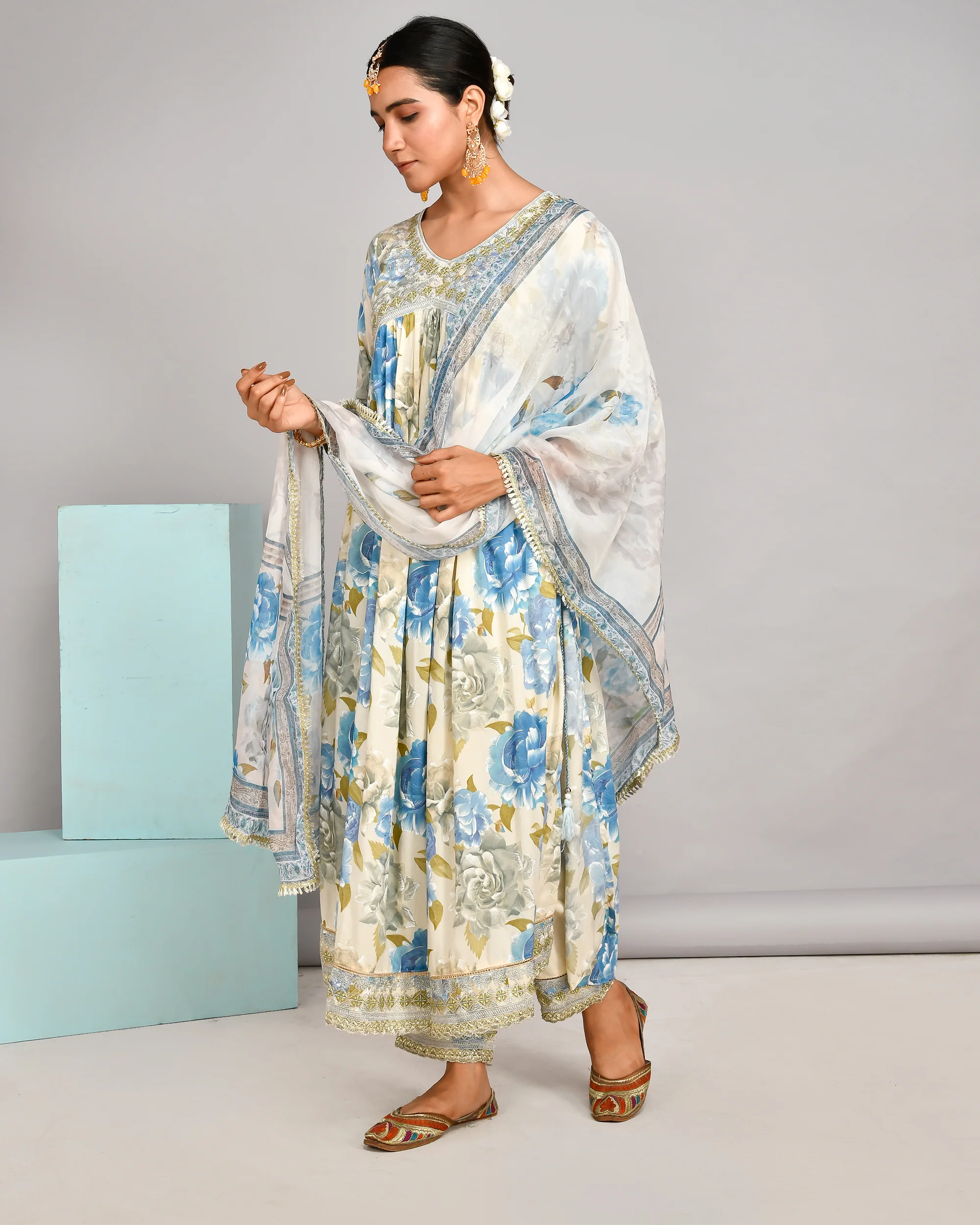 Jashn Special Muslin Floral Alia Style Pant Set with Potli - Image 9