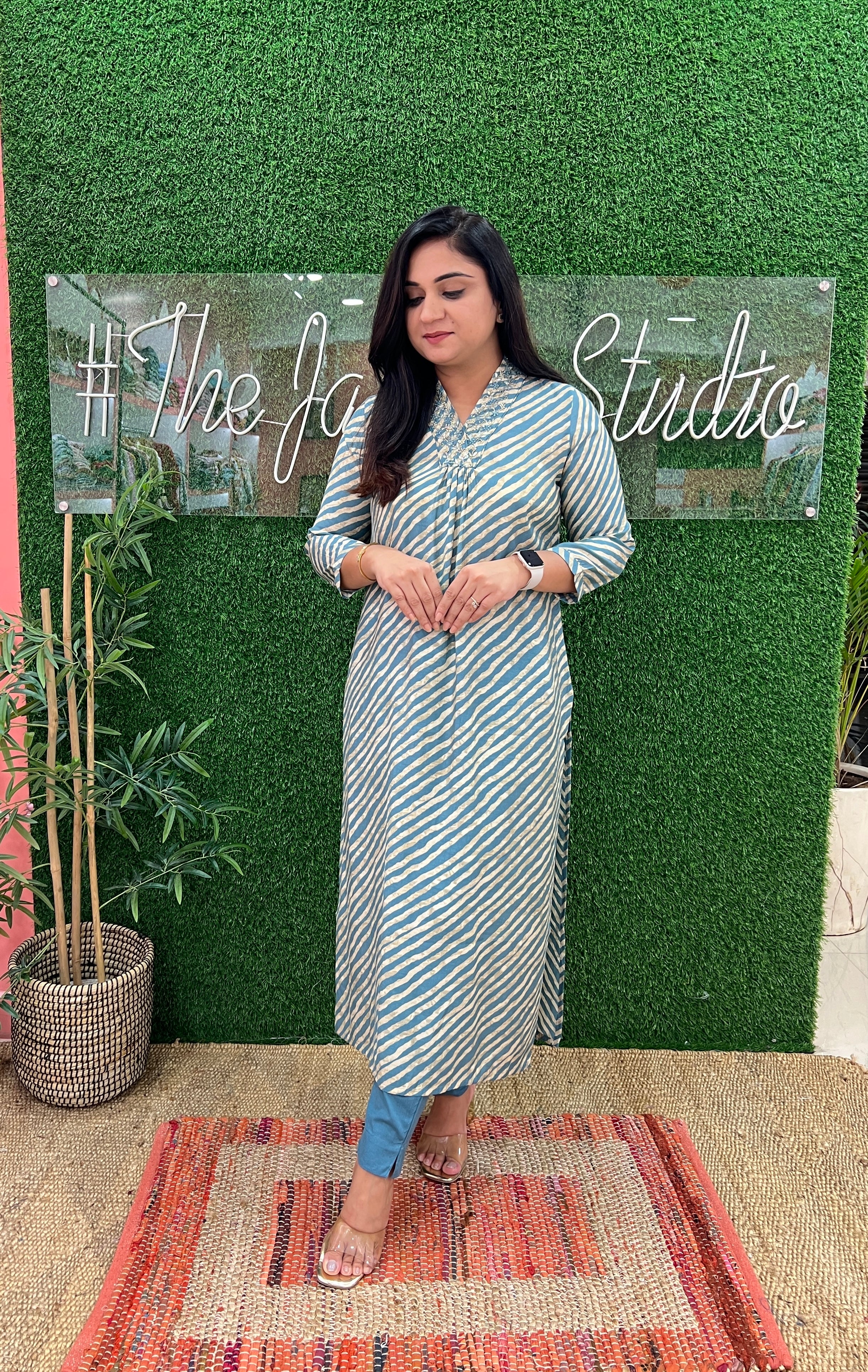Muslin Leheriya Hand Embroidered Pant Set - Image 7