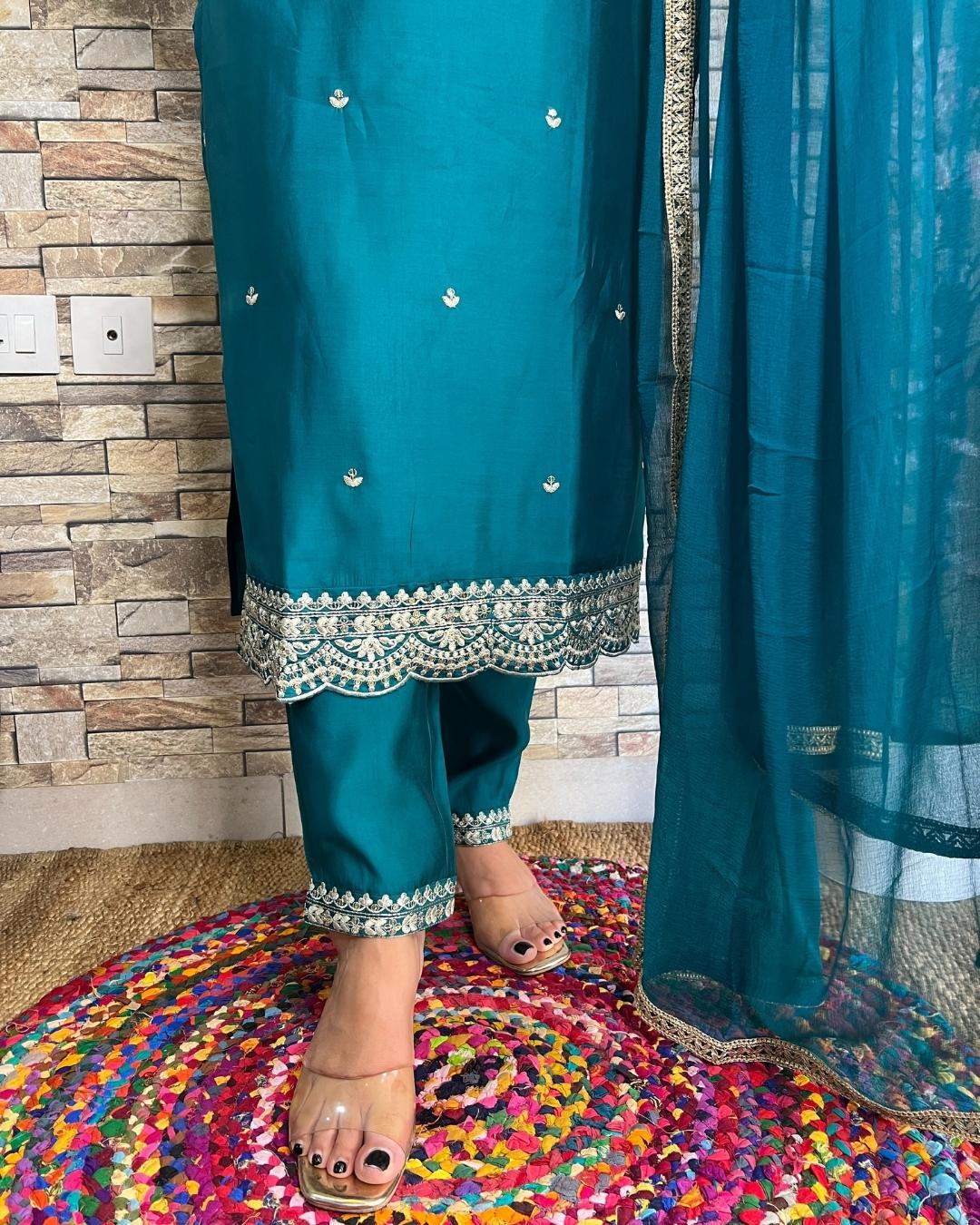 Muslin Solid Color Zari Embroidered Pant Set - Image 4