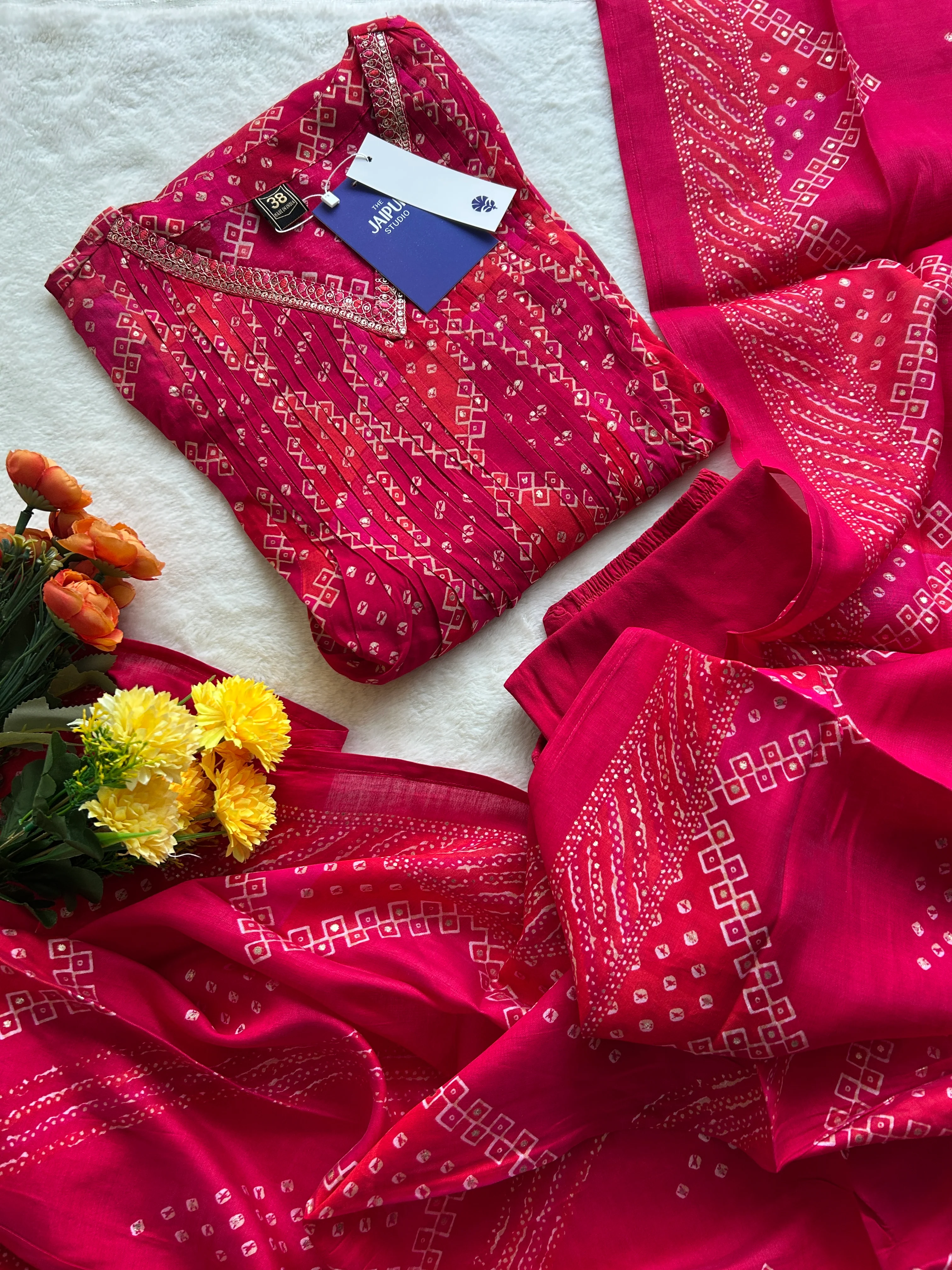 Noor Muslin Bandhani Embroidered Pant Set - Image 6