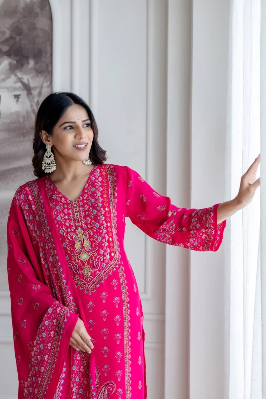 Rahma Crepe HandEmbroidered Straight Pant Set Pink - Image 6