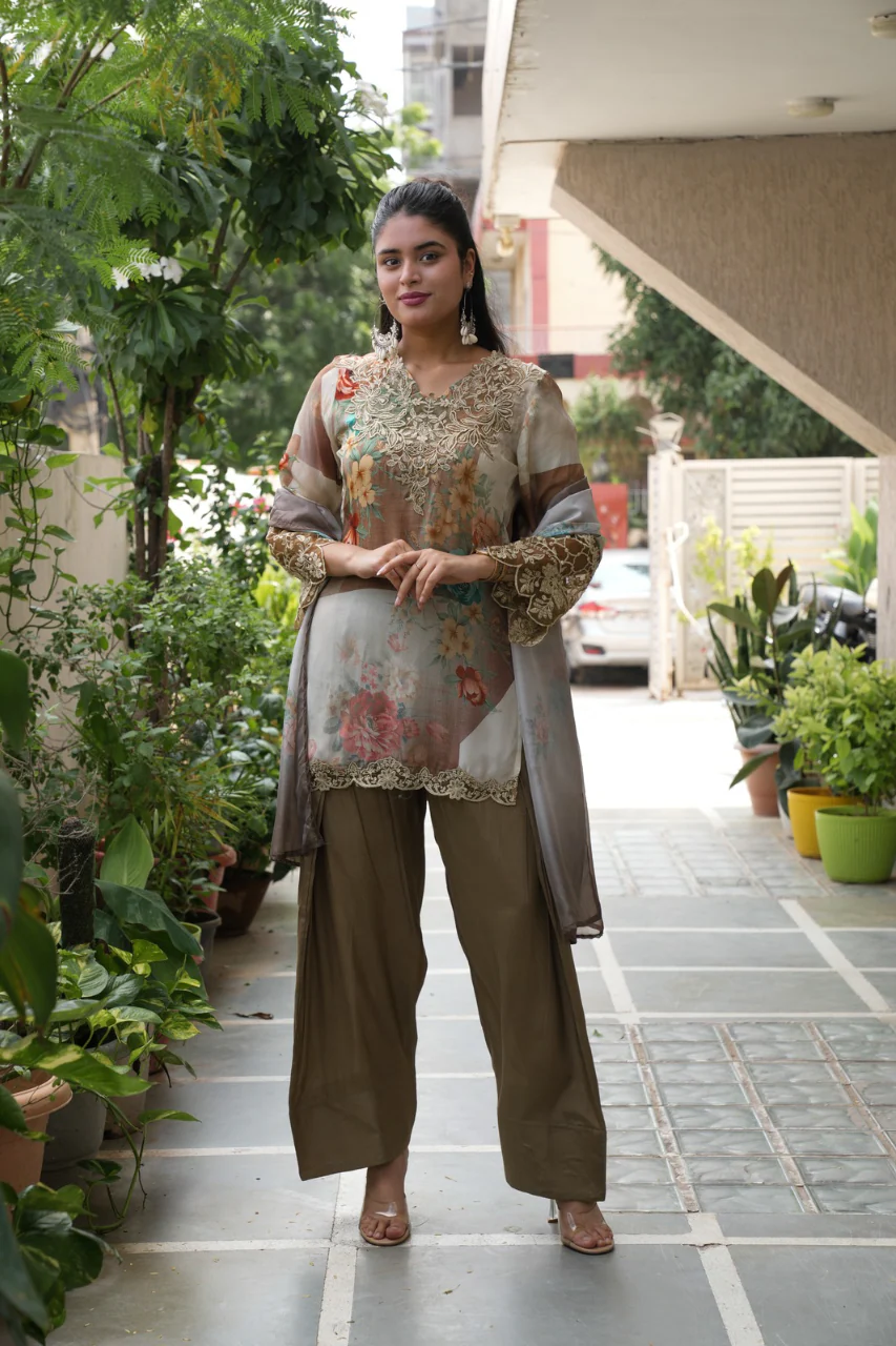 Sara Beige Premium Crepe Detailed Farshi Salwar Set - Image 3