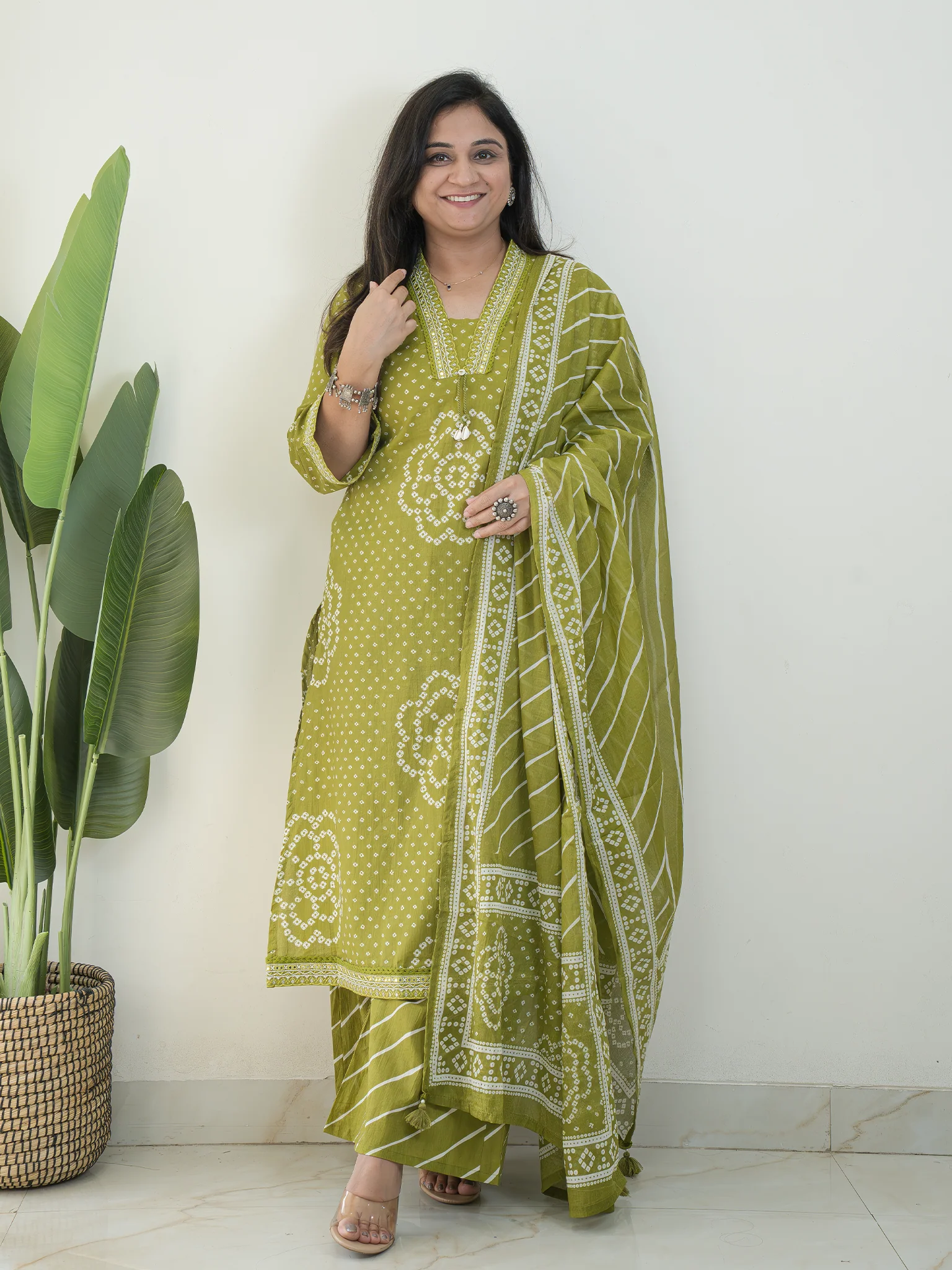 Srisha Green Cotton Bandhani Leheriya Dupatta Set - Image 2