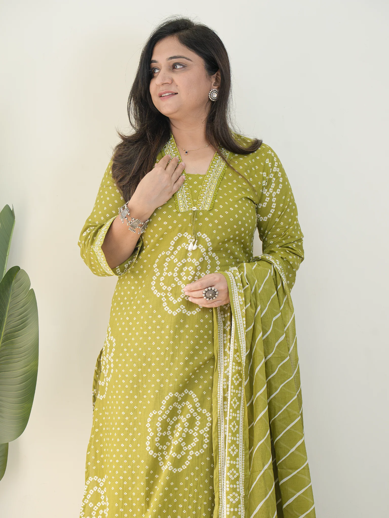Srisha Green Cotton Bandhani Leheriya Dupatta Set - Image 8