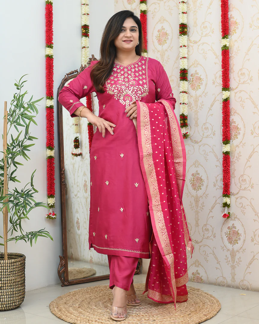 Zari Noor Premium Chanderi Embroidered Pant Set - Image 5