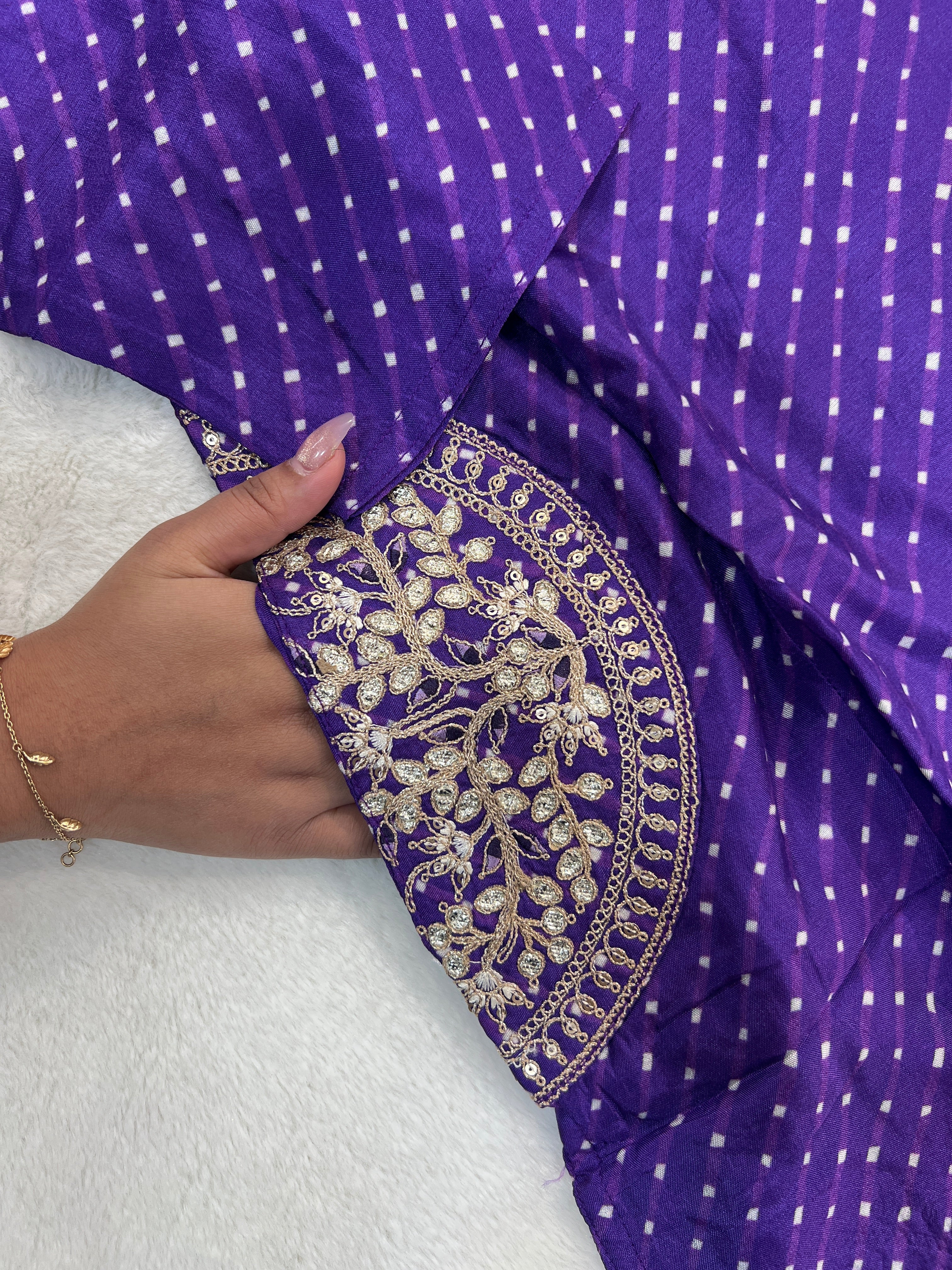 Zyra Bandhani Silk Embroidered Pant Set - Image 6